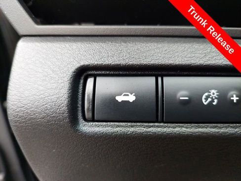 Used 2021 Nissan Altima 2.5 SR w/ SR Premium Package image 16