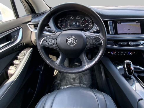 Used 2018 Buick Enclave Premium w/ Experience Buick Package FWD image 6