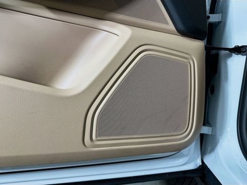 Used 2025 Porsche Macan image 21