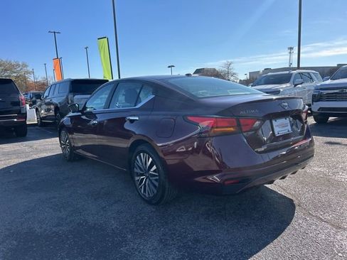 Used 2024 Nissan Altima 2.5 SV image 5