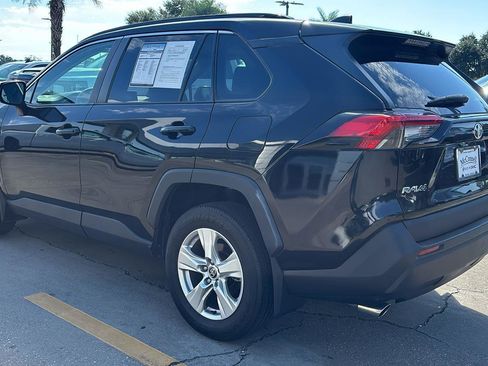 Used 2021 Toyota RAV4 XLE image 5