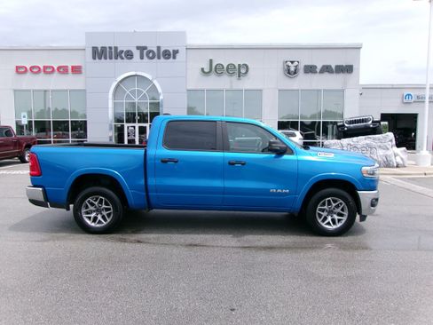 Used 2025 RAM 1500 Big Horn AWD/4WD image 5