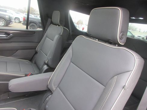 New 2026 GMC Yukon Elevation w/ Elevation Premium Package image 13