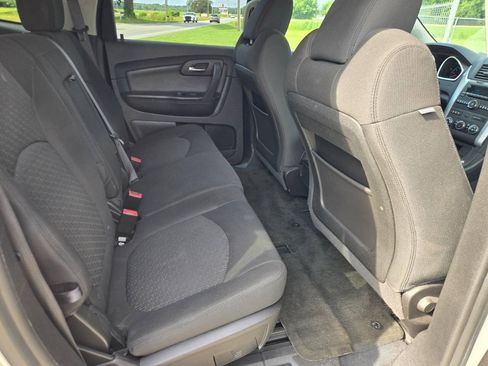 Used 2012 Chevrolet Traverse LT FWD image 15