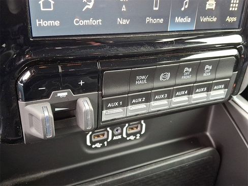 Used 2022 RAM 2500 Big Horn w/ Level C Equiment Group image 24