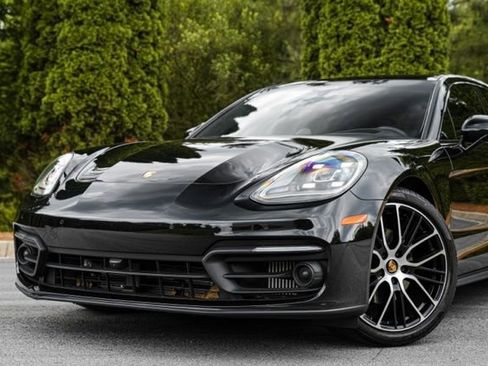 Used 2023 Porsche Panamera 4 Platinum Edition AWD/4WD image 2