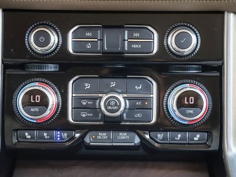 Used 2022 GMC Yukon XL Denali AWD/4WD image 15
