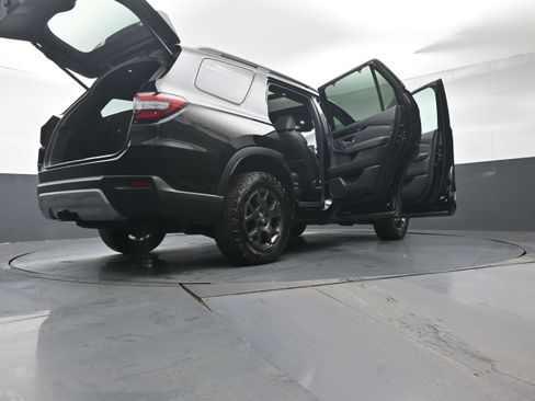 Certified 2023 Honda Pilot TrailSport image 49