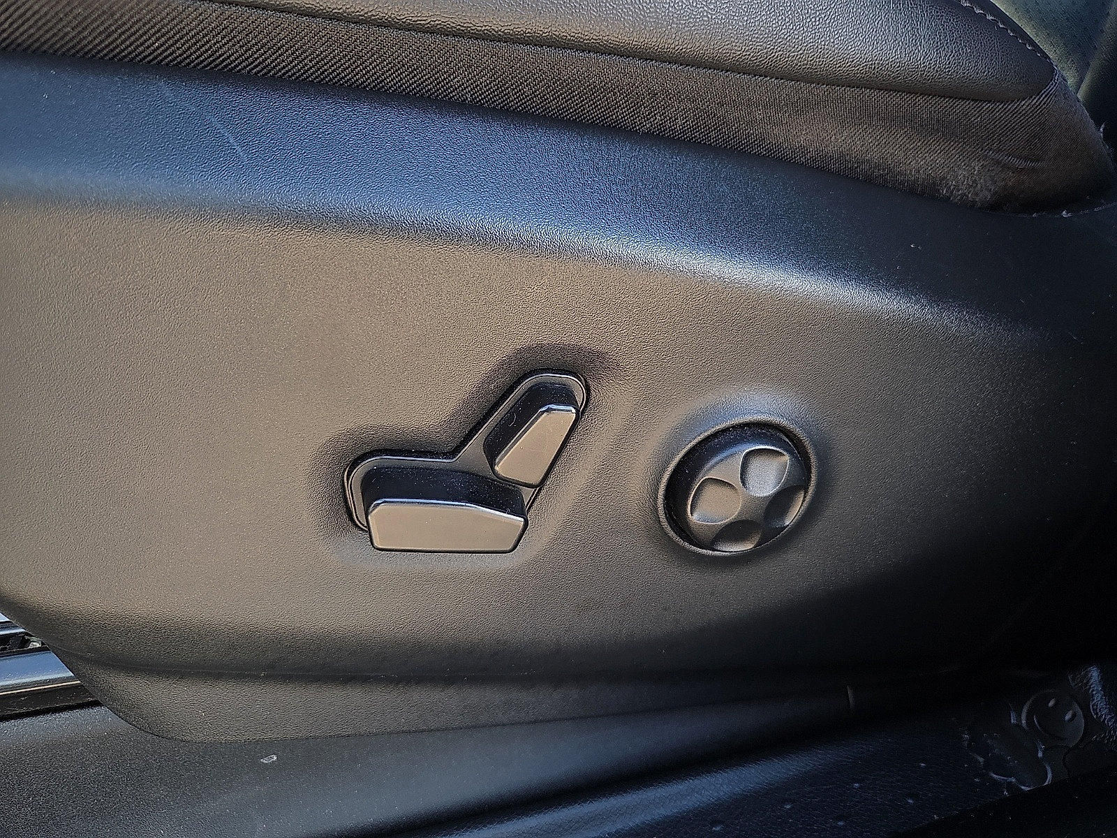 Used 2025 Chrysler Pacifica Select FWD image 15