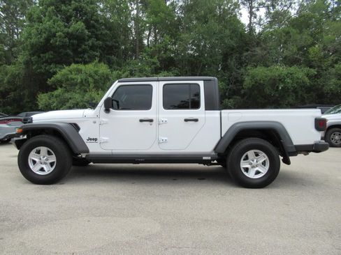 Used 2020 Jeep Gladiator Sport w/ Quick Order Package 24S AWD/4WD image 4