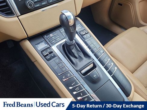Used 2018 Porsche Macan Turbo image 16