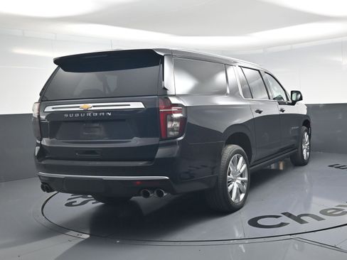 Used 2023 Chevrolet Suburban High Country w/ Premium Package 2 AWD/4WD image 9
