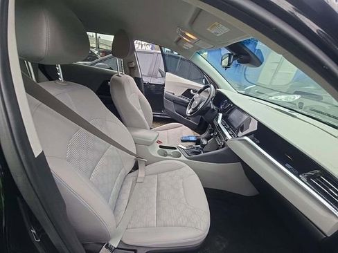 Used 2020 Kia Niro LXS image 8