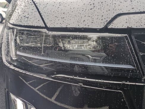 Used 2023 Cadillac Escalade Sport w/ LPO, ONYX Package image 10