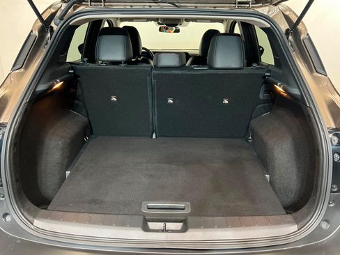 Used 2025 Nissan Kicks SR FWD image 23