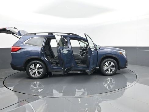 Used 2025 Subaru Ascent Premium image 30