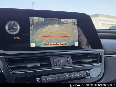 Certified 2025 Lexus ES 300h w/ Premium Package image 18