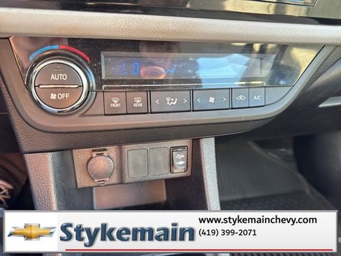 Used 2014 Toyota Corolla LE image 34