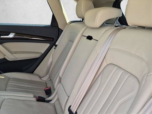 Used 2018 Audi Q5 2.0T Premium Plus w/ Premium Plus Package AWD/4WD image 15