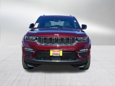 Used 2025 Jeep Grand Cherokee Limited w/ Luxury Tech Group II image 2