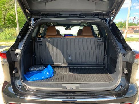 Used 2026 Toyota Highlander Platinum AWD/4WD image 18