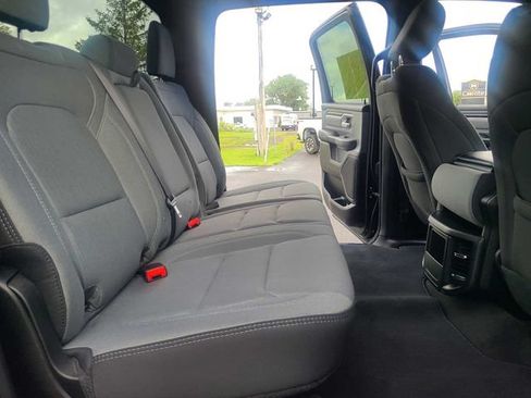 Used 2022 RAM 1500 Big Horn AWD/4WD image 23