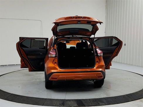 Used 2024 Nissan Kicks SR image 14