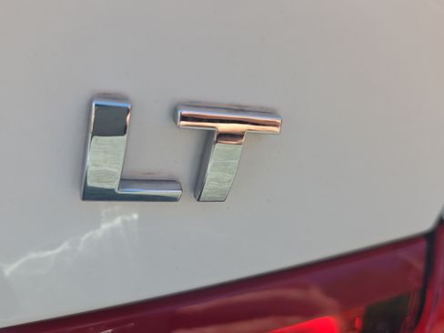 Used 2024 Chevrolet Malibu LT FWD image 32