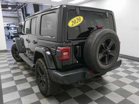 Used 2020 Jeep Wrangler Unlimited Sahara AWD/4WD image 9
