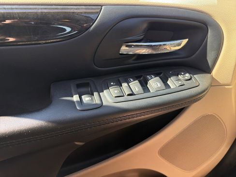 Used 2016 Dodge Grand Caravan SE w/ Quick Order Package 29E SE image 26