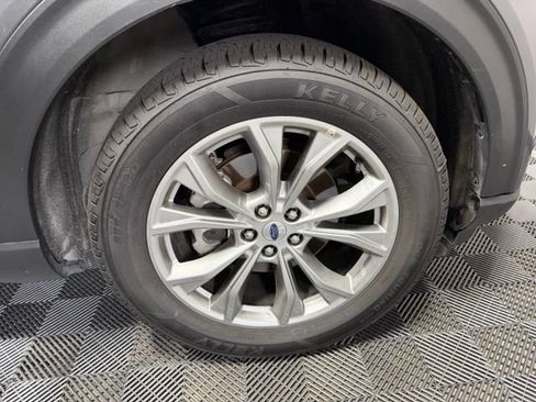 Used 2023 Ford Explorer XLT w/ Equipment Group 202A AWD/4WD image 42