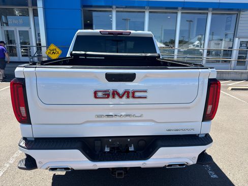 Used 2023 GMC Sierra 1500 Denali AWD/4WD image 5