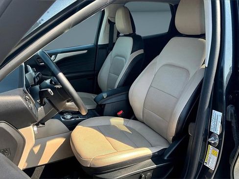 Used 2022 Ford Escape SEL w/ Technology Package image 21