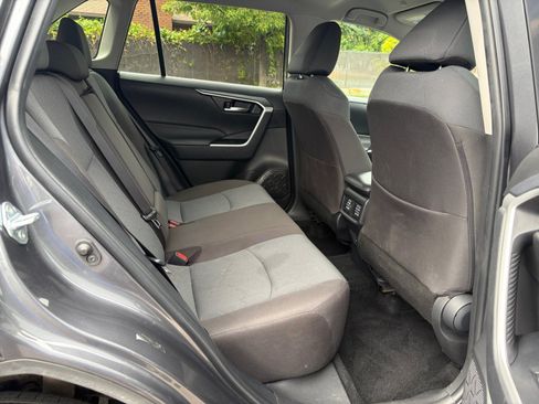 Used 2025 Toyota RAV4 XLE AWD/4WD image 16