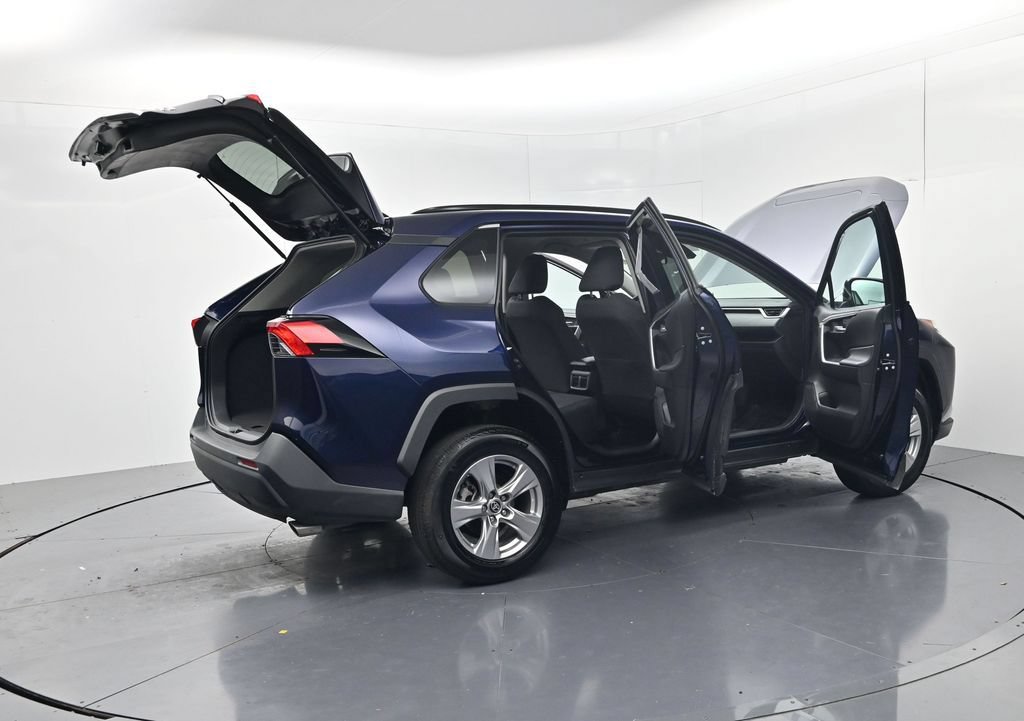 Used 2025 Toyota RAV4 XLE AWD/4WD image 60