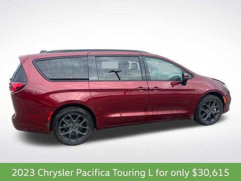 Used 2023 Chrysler Pacifica Touring-L w/ S Appearance Package AWD/4WD image 10