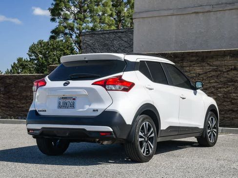 Used 2018 Nissan Kicks SR image 6