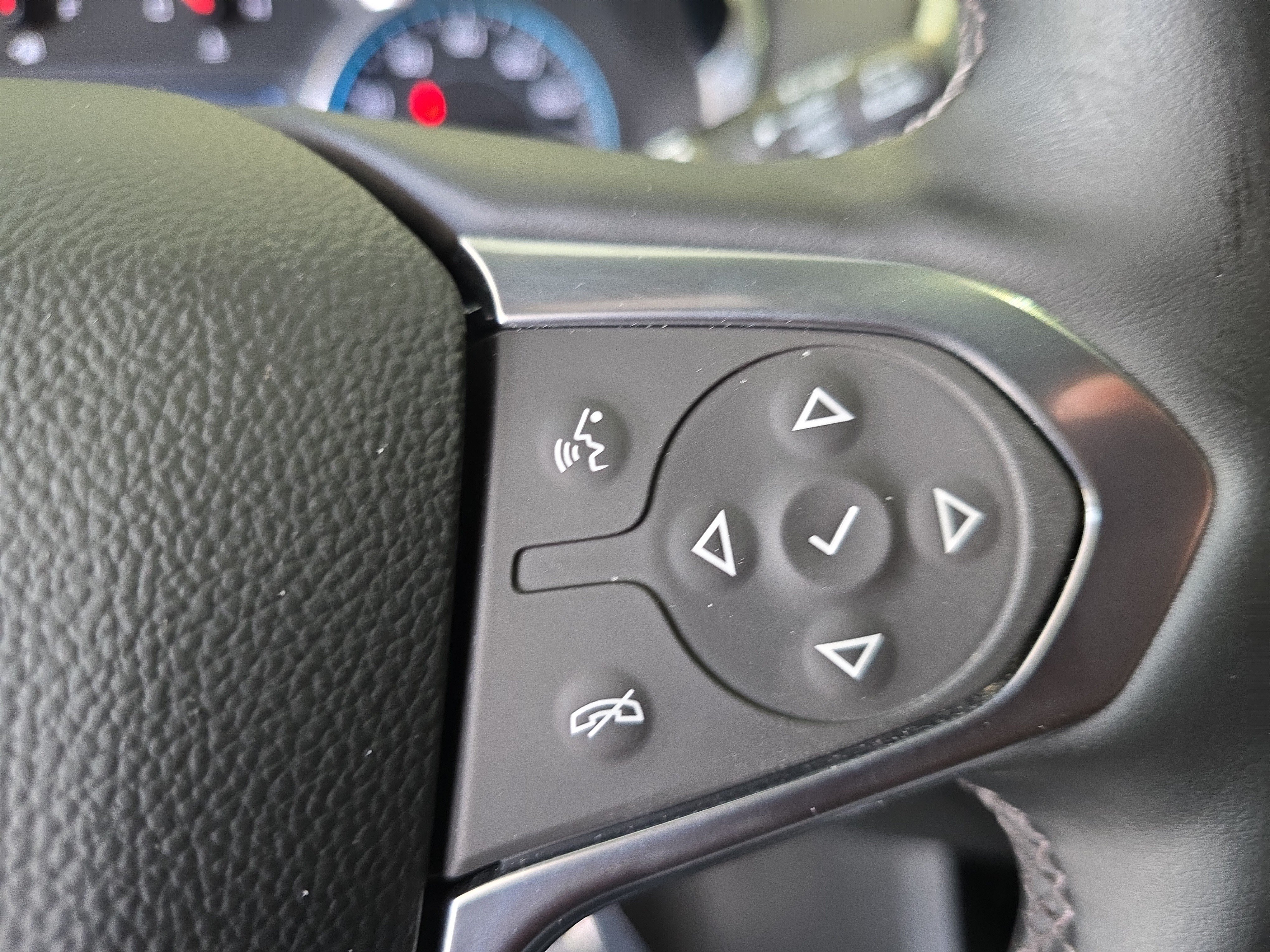 Used 2023 Chevrolet Traverse LT AWD/4WD image 26