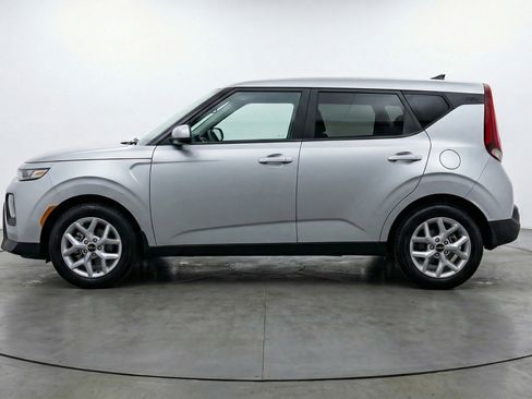 Used 2025 Kia Soul LX w/ LX Technology Package image 5