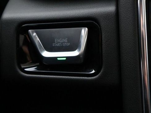 Used 2026 GMC Yukon Denali w/ Sun & Power Step Package AWD/4WD image 31