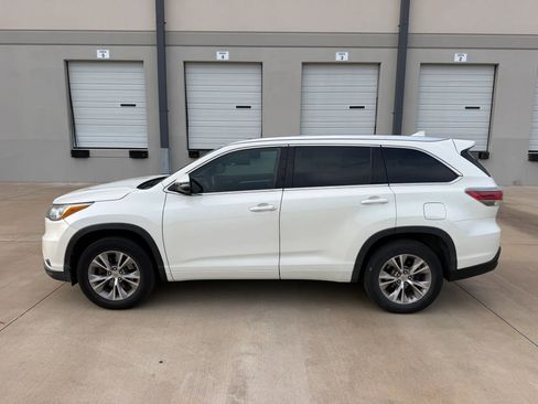 Used 2015 Toyota Highlander XLE FWD image 6