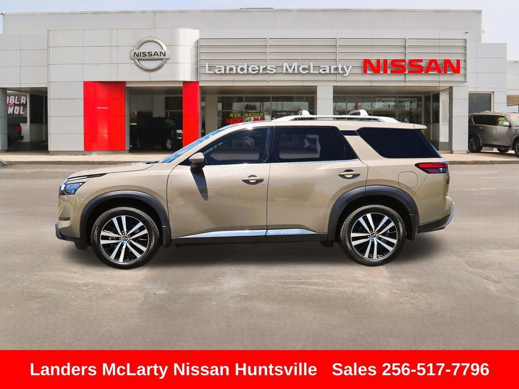 Used 2023 Nissan Pathfinder Platinum w/ Cargo Package AWD/4WD image 8