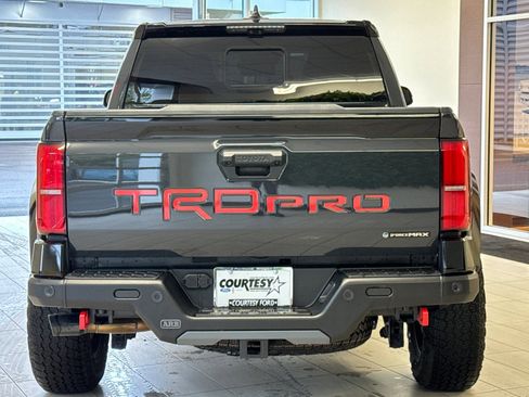 Used 2025 Toyota Tacoma TRD Pro image 5