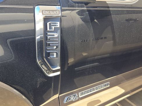 Used 2019 Ford F250 King Ranch w/ King Ranch Ultimate Package AWD/4WD image 5