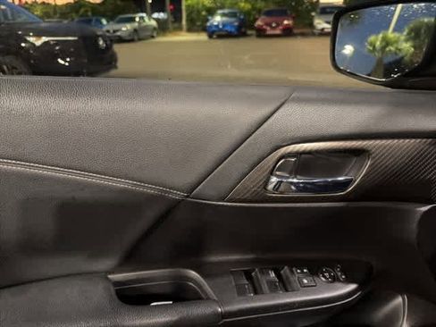 Used 2017 Honda Accord Sport image 12