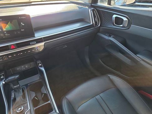 Used 2024 Kia Sorento S image 17