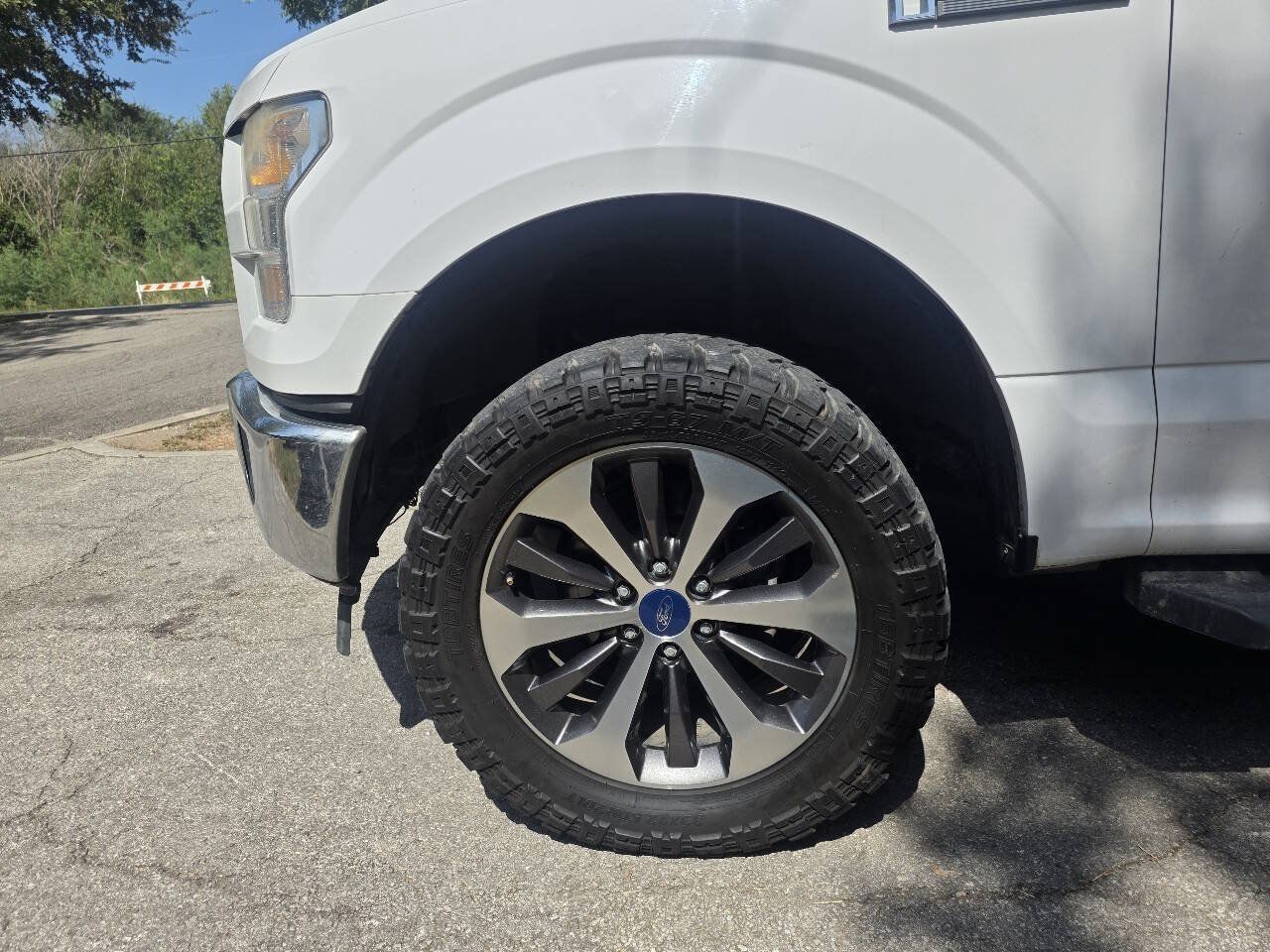 Used 2017 Ford F150 XLT RWD image 12