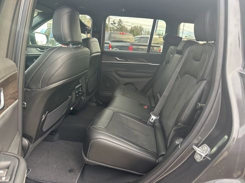 New 2026 Jeep Grand Cherokee Altitude image 29