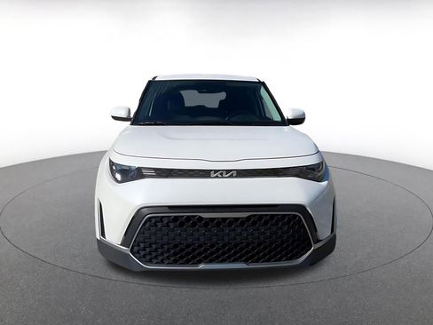 Used 2025 Kia Soul LX w/ LX Technology Package image 3