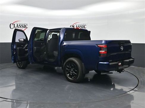 Used 2023 Nissan Frontier SV image 32